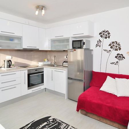 Full Equipped Flat Close To All Split Buitenkant foto