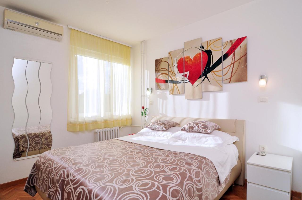 Full Equipped Flat Close To All Split Buitenkant foto