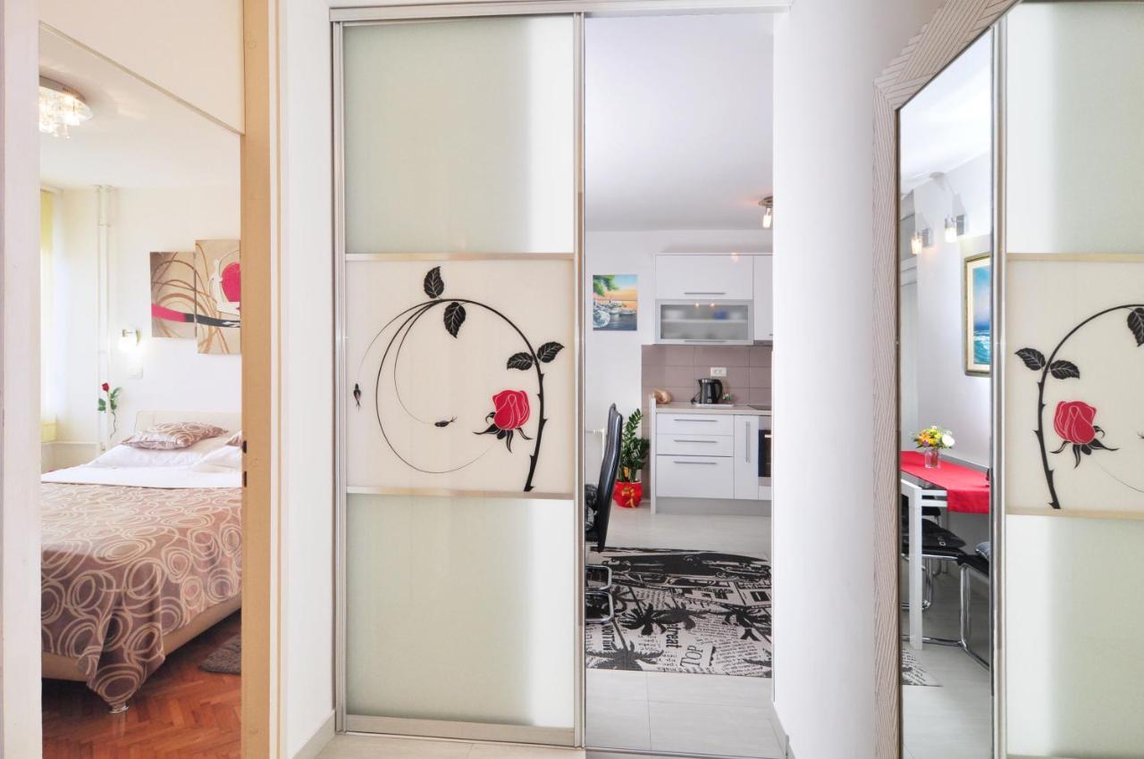 Full Equipped Flat Close To All Split Buitenkant foto