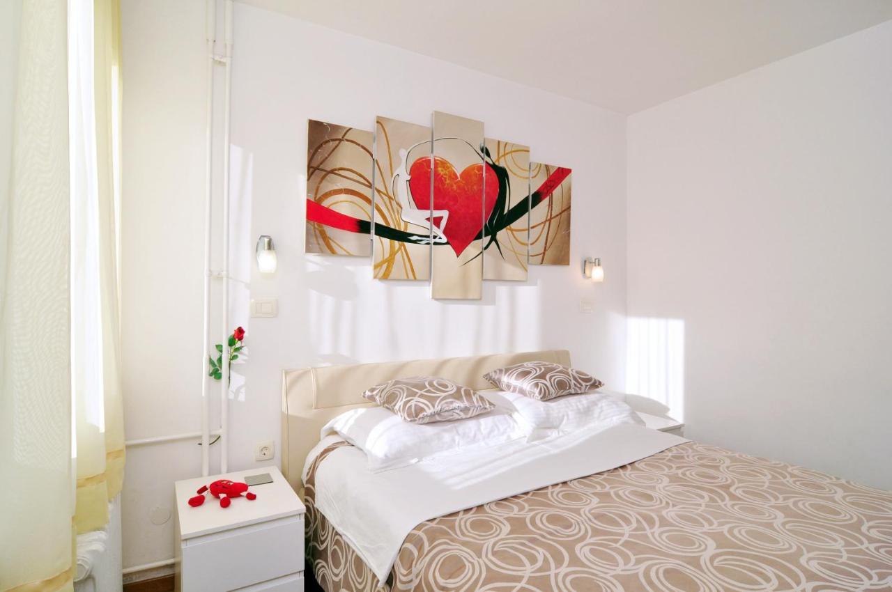 Full Equipped Flat Close To All Split Buitenkant foto